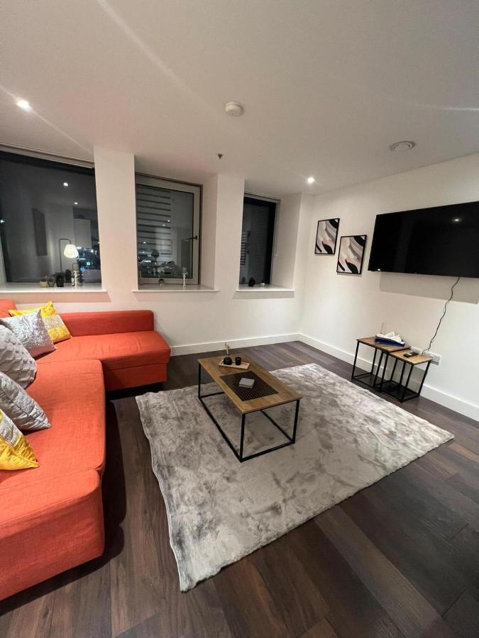 Spacious Sleep 7 Flat 20 Mins Central London Bp65 Exterior photo