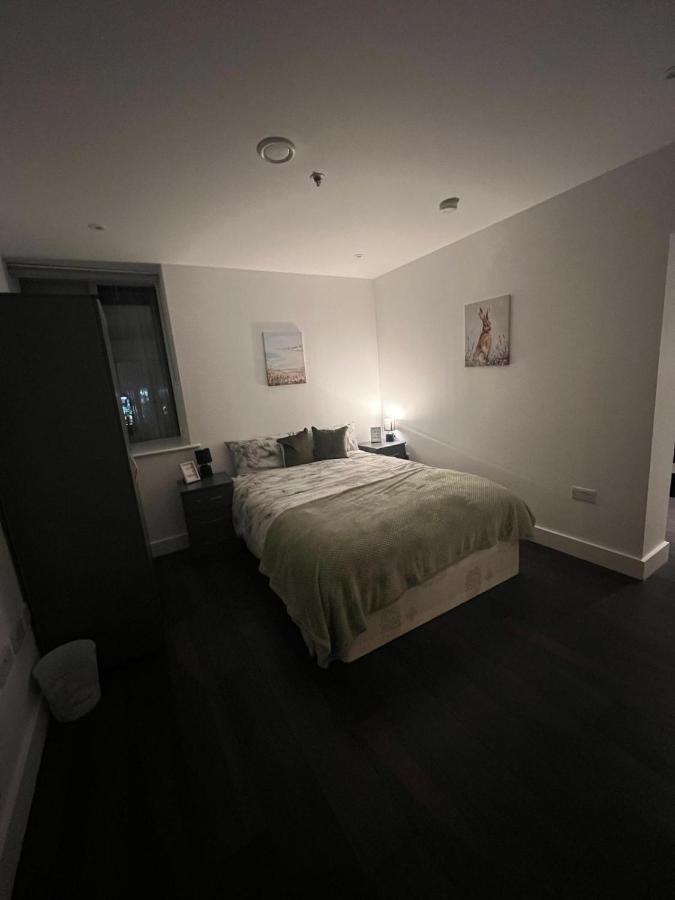 Spacious Sleep 7 Flat 20 Mins Central London Bp65 Exterior photo