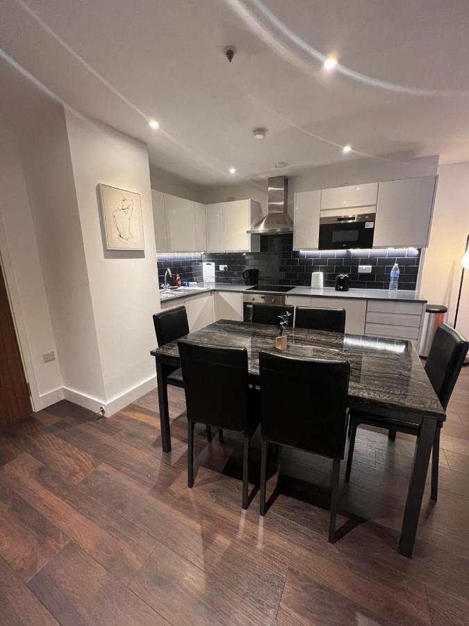 Spacious Sleep 7 Flat 20 Mins Central London Bp65 Exterior photo