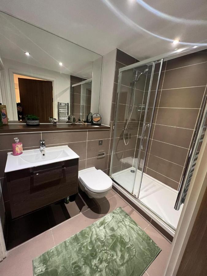 Spacious Sleep 7 Flat 20 Mins Central London Bp65 Exterior photo