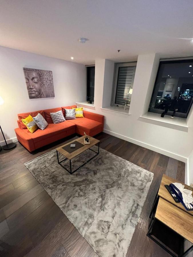 Spacious Sleep 7 Flat 20 Mins Central London Bp65 Exterior photo