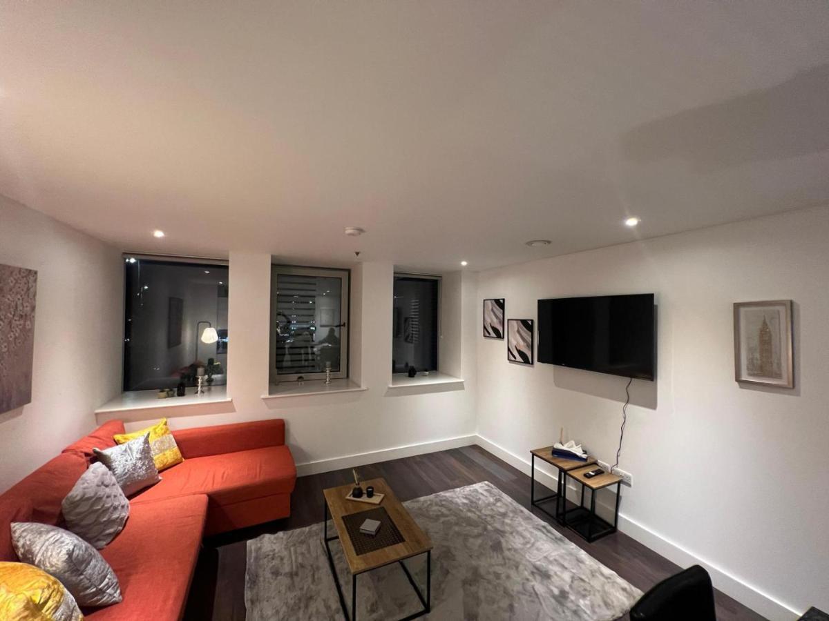 Spacious Sleep 7 Flat 20 Mins Central London Bp65 Exterior photo